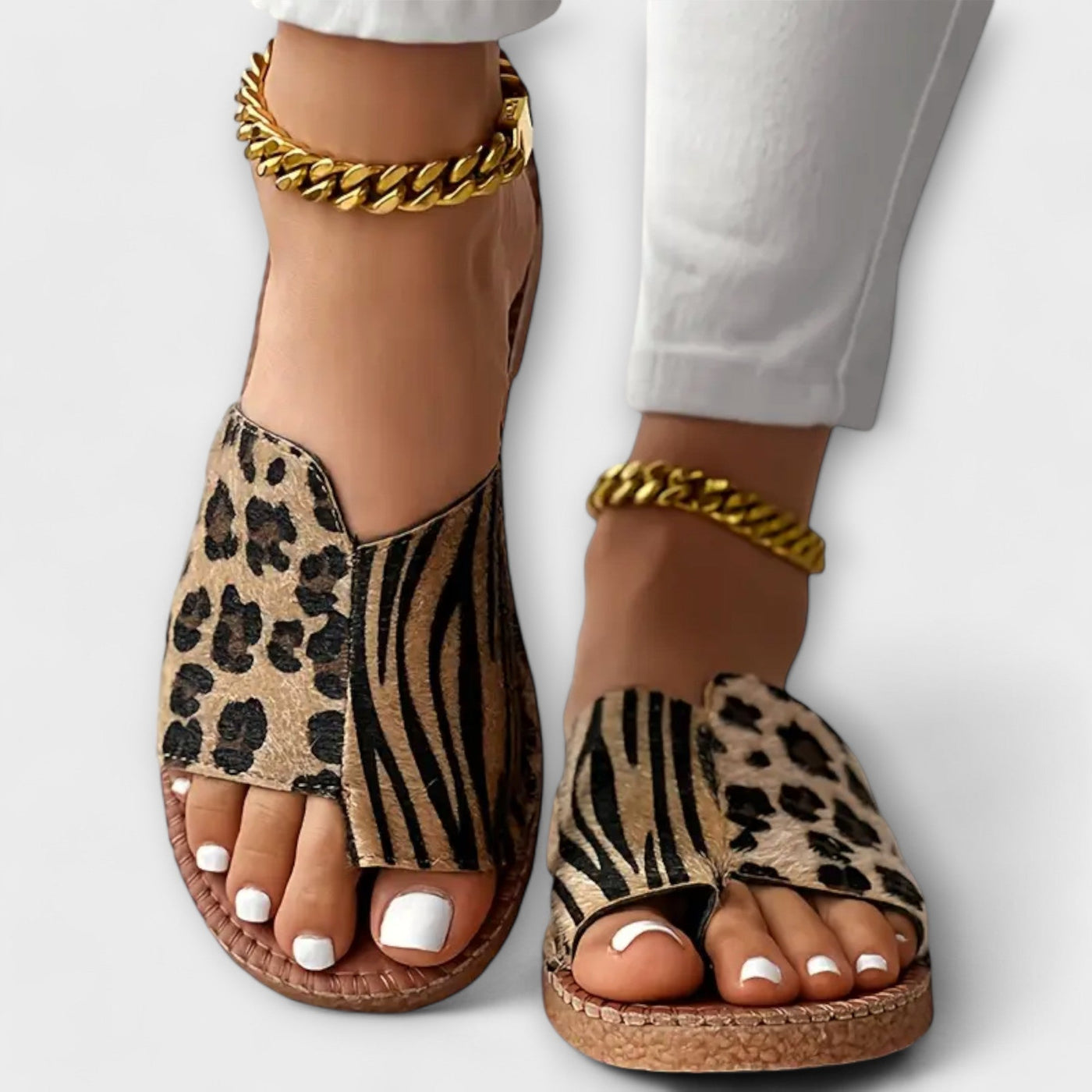 Zyrell – Chic Two-Tone Mules with Leopard Print