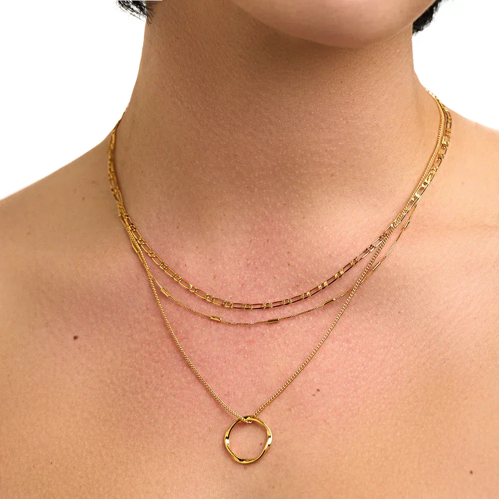 Three-strand necklace with open circle | Gold