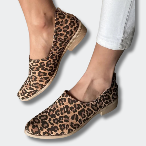 Fabienne™ | Closed Moccasin Leopard